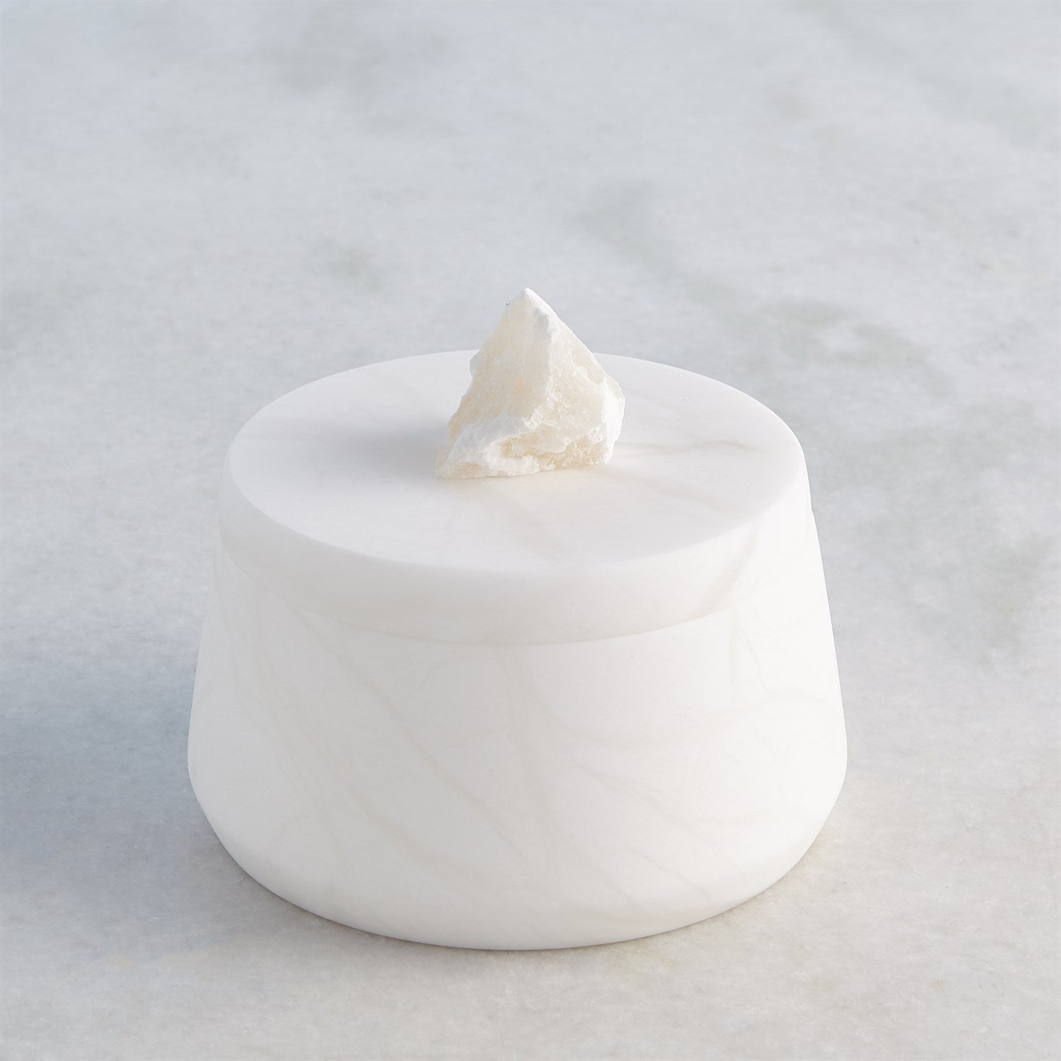 Global Views, Alabaster Tapered Round Box w/Rock Finial