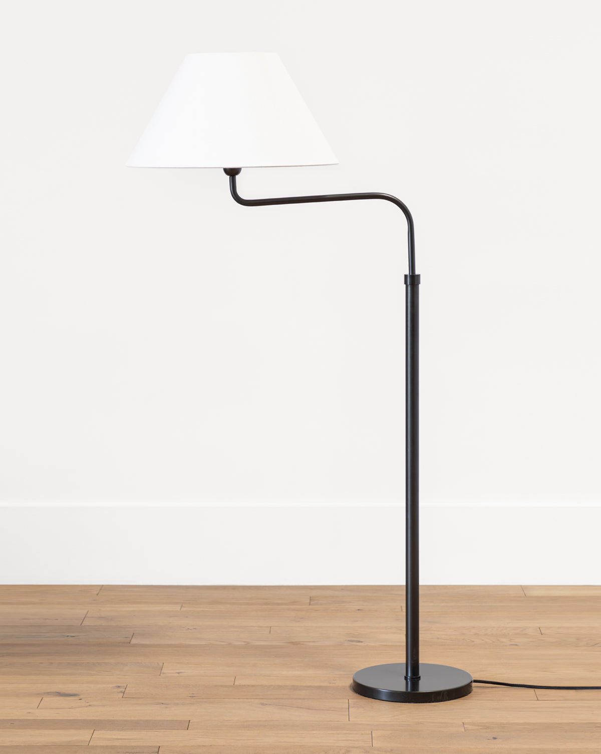 Makerspalm, Wainwright Swoop Floor Lamp