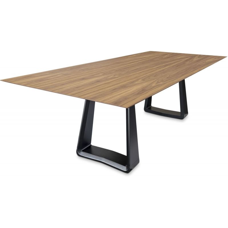 Uultis, Wing Dining Table