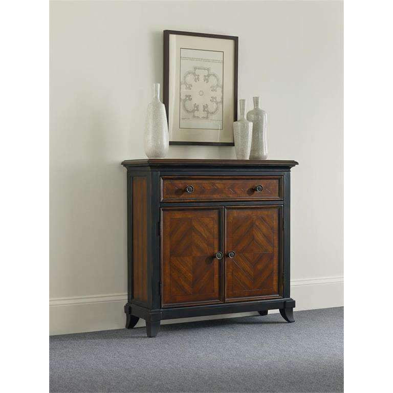 Hooker, Wingate One-Drawer Two - Door Chest