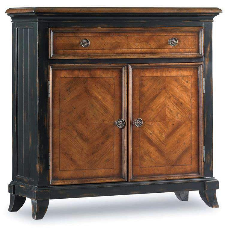 Hooker, Wingate One-Drawer Two - Door Chest